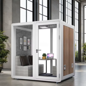 鎌倉市の古民家オフィスに置かれたミーティングポッドオフィス用は最新の遮音技術と古き良き空間の融合により独創的なアイデアが生まれる場になります